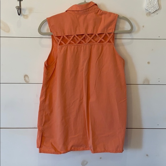 Francesca’s Button Down Tank - Picture 2 of 6